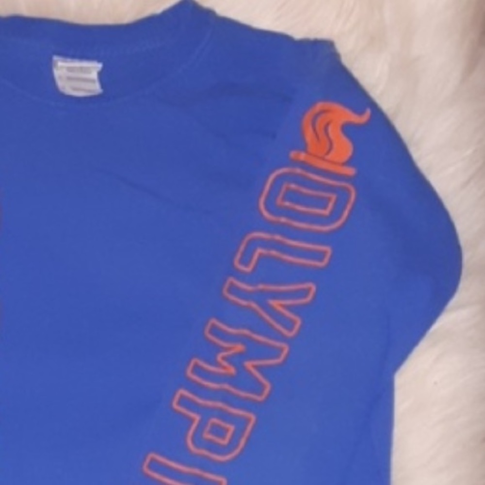 Olympia sports camp long sleeve T size small